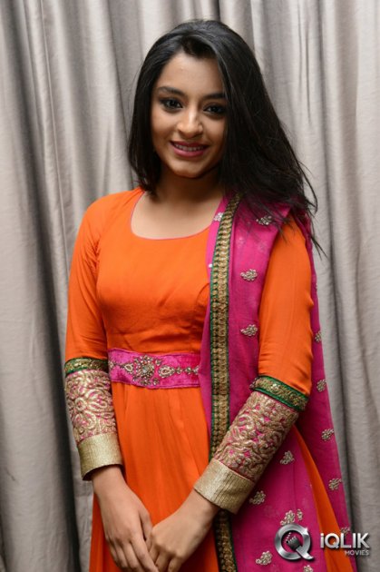 Alisha-Baig-at-Basanti-Audio-Release